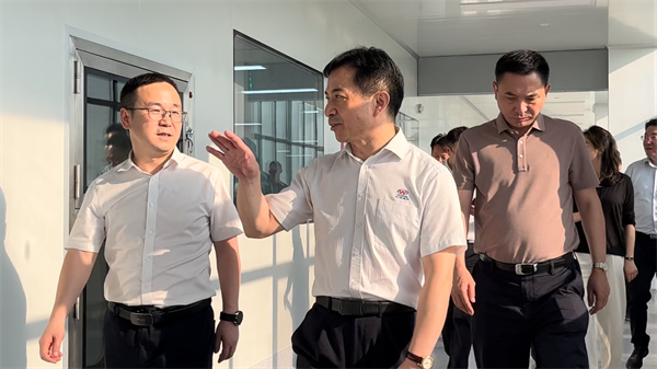 襄阳市副市长徐冰到yw永旺快投网调研光电新建项目1.png