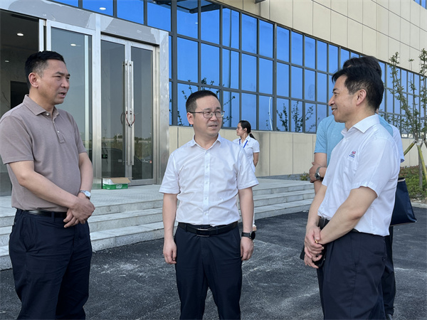 襄阳市副市长徐冰到yw永旺快投网调研光电新建项目3.jpg